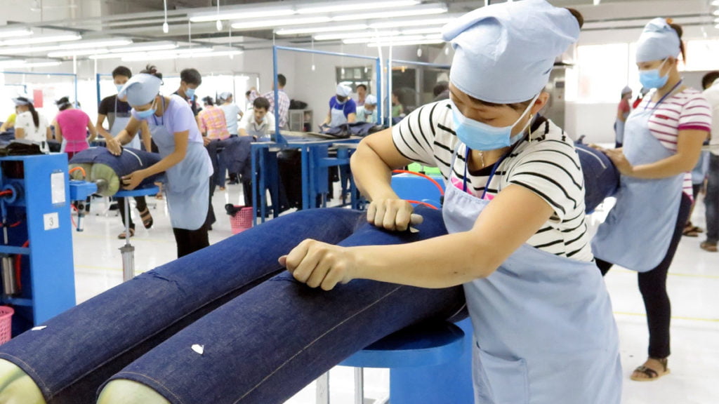 Covid-19 tiếp tục giáng đòn lên ngành sản xuất