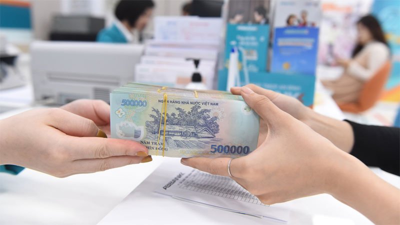 Tiền gửi ngân hàng của người dân suy giảm